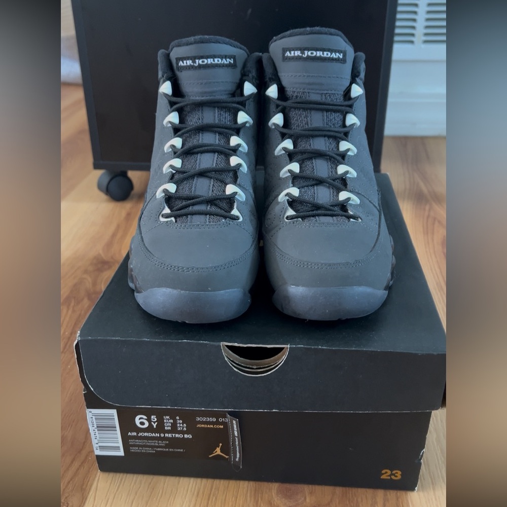 Air Jordan 9 Retro BG Black and Gray, Size 6.5Y